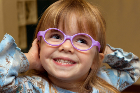 Нистагм у детей лечение очками